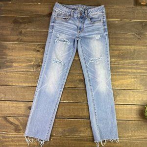 American Eagle Straight Super Stretch Distressed Denim Jean Sz 2 w/ 25.5" Inseam